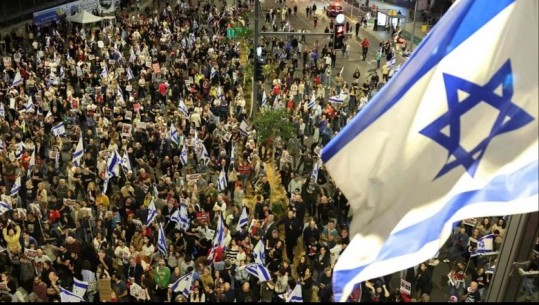 Tel Aviv, 100 mijë izraelitë në rrugë për zgjedhje të parakohshme dhe lirim të pengjeve