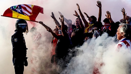FOTO/ Atletico e pret Dortmundin 'me flakë' në Madrid