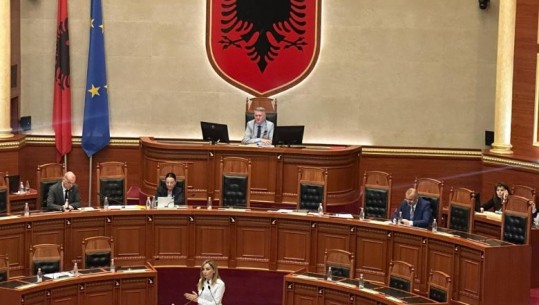 Nënkryetar prej 3 vitesh, Gjekmarkaj ulet për herë të parë në karrigen e drejtuesit të seancës në Kuvend