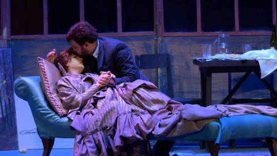 Dashuri e tragjedi, ‘La Boheme’ e Puçinit në Opera! Eva Golemi dhe Amadi Lagha, në skenë si Mimi dhe Rodolfo!