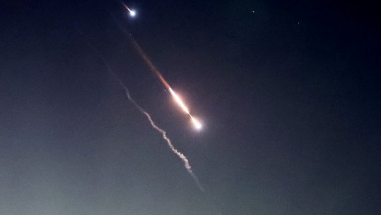 Irani lëshoi mbi 300 dronë e raketa, Ushtria izraelite: 
