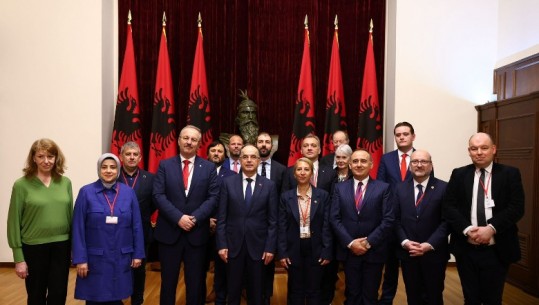 Begaj pret delegacionin e Asamblesë Parlamentare të NATO-s: Shqipëria do të vijojë të luajë rolin e saj si faktor paqeje