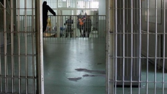 Të paraburgosurit në burgun e Drenovës i gjendet celular