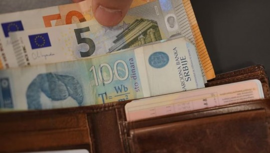 Përfundon periudha tranzitore për dinarin, në Kosovë nis koha vetëm e Euros