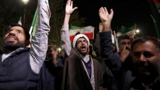 Irani liron ekuipazhin e anijes së sekuestruar pas sulmit në Damask