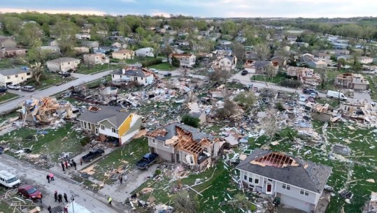 FOTO/ Tornadot godasin SHBA-në, shkaktojnë dëme të mëdha