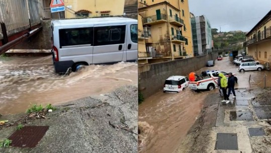 FOTO/ Reshje të dendura shiu në Elba të Italisë, uji merr me vete automjetet
