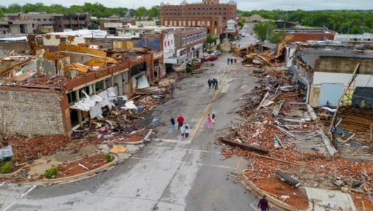 Tornadot godasin SHBA, 5 viktima, mijëra familje pa energji