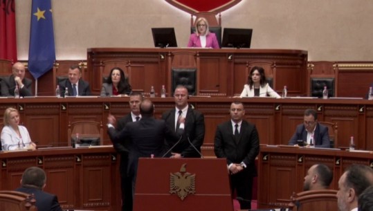 LIVE- Kuvend/ Opozita interpelancë me dy ministra! Balla raporton për 'krimin', Manastirliu për rezultatet e PISA