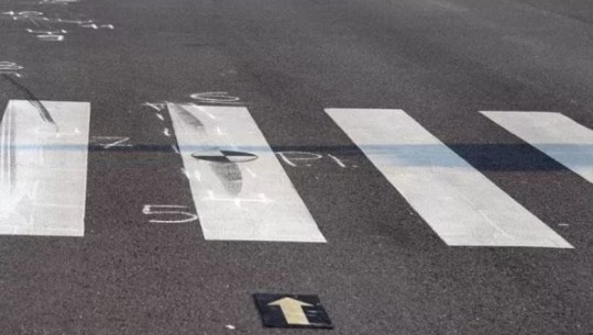 Itali Ishte Duke Kaluar Rrug n Shqiptarja P rplaset Nga Makina Humb 