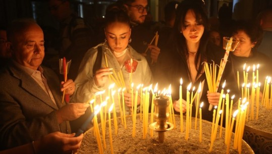 ‘Krishti u ngjall', besimtarët ortodoksë në të gjithë vendin kremtojnë Pashkën!