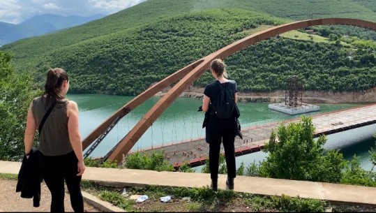 Alisa e Anika, dy gjermane rreth e qark Veriut të Shqipërisë: Eksperiencë unike në male! Takuam njerëz zemërhapur e mikpritës