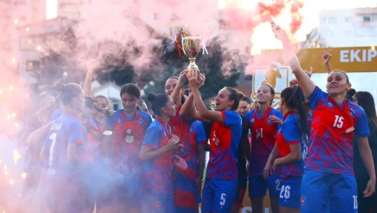 Futboll femra/ Vllaznia mund Apoloninë në finale dhe shpallet kampione e Shqipërisë për herë të 11-të radhazi