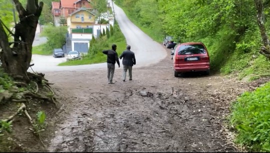 Orgjosti fshati i izoluar në kufirin Shqipëri-Kosovë, banorët ecin malit me mushka, s’ka rrugë për makina! Thirrje dy Qeverive: Na shtroni 1 km asfalt!