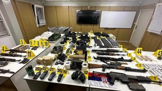 Kosovë/ Sekuestrohet tjetër arsenal armësh në veri, Sveçla: Janë të grupeve kriminale që sulmuan në Banjskë! Ndalohet ish-zyrtari i policisë
