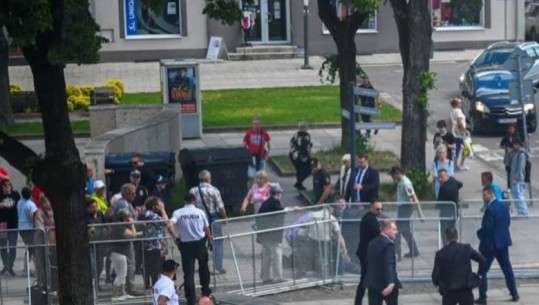 Kryeministri sllovak, Roberto Fico qëllohet me armë! Në gjendje të rëndë për jetën! Arrestohet sulmuesi, një poet në pension (VIDEO)