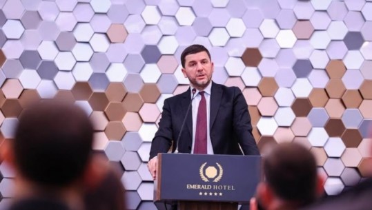 Krasniqi u kërkon liderëve partiakë të shpërndajnë Kuvendin e Kosovës