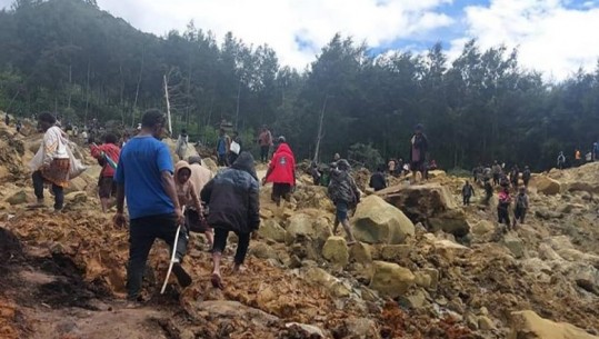 Tragjedi në Papua Guinea e Re, më shumë se 2000 njerëz varrosen të gjallë nga rrëshqitja e dheut