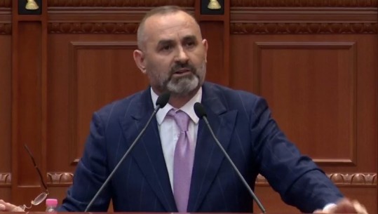 'Doni ta ktheni Shqipërinë në 'arrest shtëpie', Manja opozitës: Me ato bluza mbroni monumentin e korrupsionit, duken si tabela akulloresh