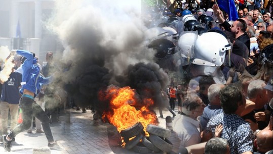 LIVE - Rithemelimi 2 orë protestë para Kuvendit/ Militantët e Berishës përplasen me policinë! I prin Klevis Balliu dhe Sali Lusha! Djegin goma