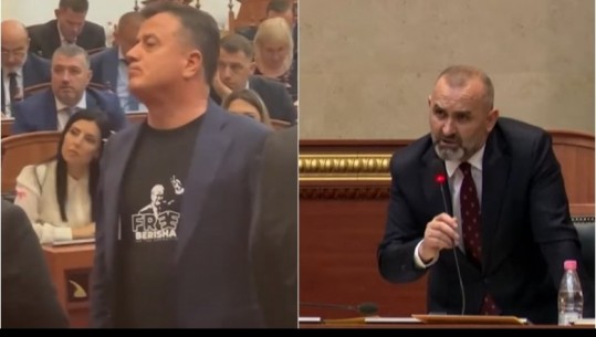 VIDEO/ ‘Free Berisha’, Flamur Noka protagonisti i zellshëm i kaosit në Kuvend: 'Narkos!' Manja: Problemin gjeje te bluza që ke veshur