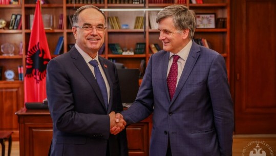 Pas Celibashit, ambasadori i OSBE-së në Shqipëri takohet me Presidentin Begaj