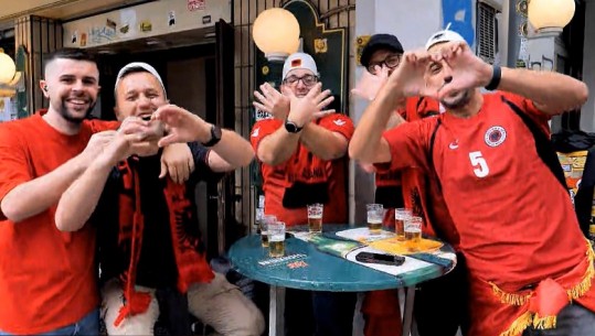 Sfida Itali -  Shqipëri, shqiptarë nga Zvicra, Anglia e Suedia në Dortmund! Pronari grek i lokalit qeras me birra tifozët kuqezi (VIDEO) 