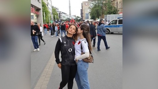 FOTOT/ Vajza dhe gruaja e Silvinjos në mbështetje të Shqipërisë: Akoma luftojmë