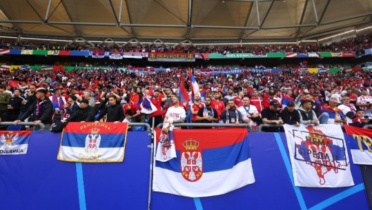Beogradi kërcënon se do largohet nga Euro 2024 nëse Kroacia e Shqipëria nuk ndëshkohen për koret kundër nesh! UEFA e gjobit me 14 mijë euro për thirrjet 'Kosova është Serbi' 