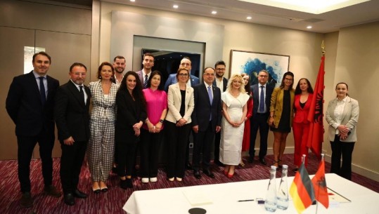 Presidenti Begaj në Berlin, takohet me përfaqësues të diasporës shqiptare! Vlerëson nismat e ndërmarra për hapjen e shkollave shqipe
