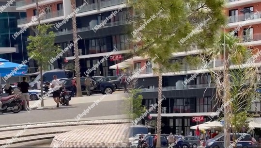 VIDEOLAJM/ Shqiponjat dhe Operacionalet aksion tek Skela në Vlorë! Ndalojnë makinën, shoferin e çojnë në polici