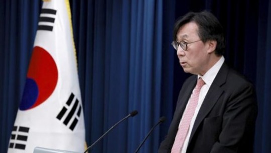Korea e Jugut do të rishqyrtojë vendimin e saj për furnizimin me armë të Ukrainës, ja arsyeja