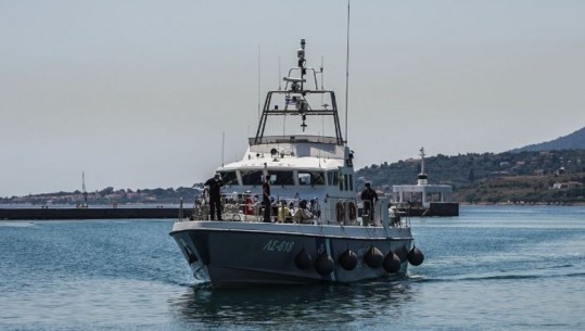 Greqi/ Shpëtohen 77 emigrantë në det, erërat e forta rrezikuan mbytjen e varkës së tyre