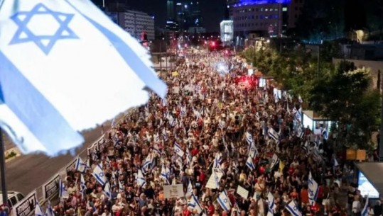 Protestuesit kundër Netanyahut bllokojnë autostradën pranë Tel Avivit (FOTO)