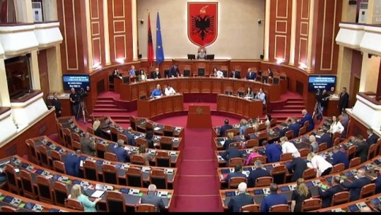 LIVE-Skandali i ‘Onkologjikut’, ministrja Koçiu jep sot ‘llogari’ në Kuvend! Opozita me dy kërkesa për interpelancë