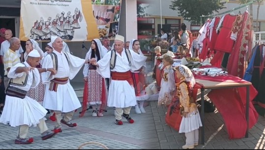 Ansambli folklorik i Myzeqesë feston 65-vjetorin, panair me këngë, valle e gatime në Lushnjë! Fermerët: Prezantojmë produktet