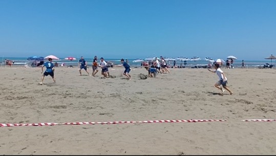 Divjakë, mbahet për herë të parë kampionati ‘Beach Rugby’, një sport i ri që po tërheq të rinjtë