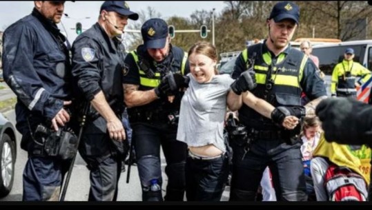 Holandë, arrestohet sërish gjatë një proteste për klimën Greta Thunberg