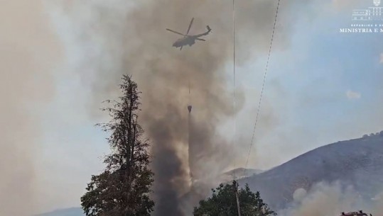 Zjarri në Grapsh në Dropull, Ministria e Mbrojtjes: Nuk ka më rrezik për banorët dhe banesat 