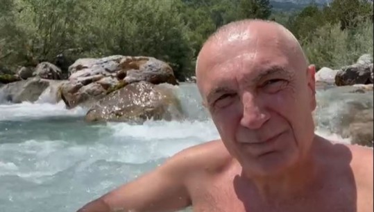 Meta nuk i ndahet lumit të Shalës këto ditë të nxehta, teksa përshendet Haxhinaston dhe Bes Kallakun (VIDEO)