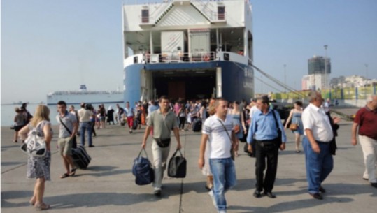 Porti i Durrësit, 10 mijë shqiptarë e të huaj në vetëm 5 ditë