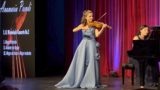 Shkëlqen në çdo vend që prek! 15-vjeçarja e talentuar koncert recital në Lezhë