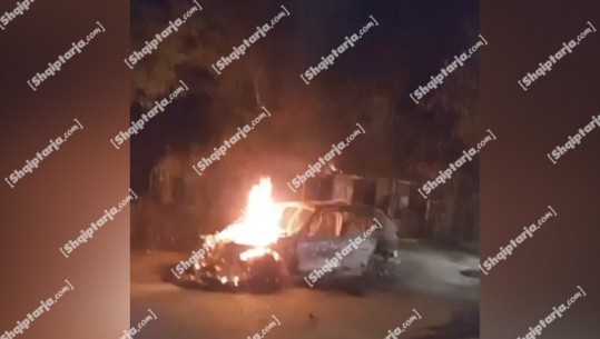 Atentati me 3 të vrarë, Report Tv siguron pamje të makinës duke u djegur! Merr flakë edhe një shtëpi e braktisur 
