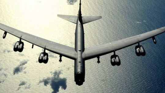 Avionët luftarakë rusë sulmojnë bombarduesit amerikanë mbi Arktik