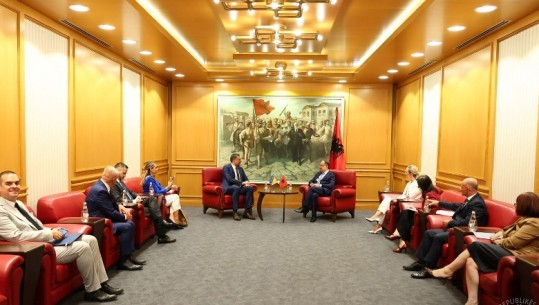  Presidenti Begaj pret ministrin e Jashtëm boshnjak, në fokus marrëdhëniet dypalëshe! Përgëzon rihapjen e ambasadave
