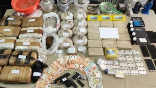Greqi/ Shkatërrohet banda e drogës, kapen 12.7 kg heroinë dhe 60 gr kokainë! 6 të arrestuar, mes tyre 2 shqiptar