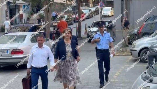 Dosja e vëllezërve 'Çopja'/ Ish-gjyqtarja e Elbasanit lihet në arrest shtëpie, shpërthen në lot në GJKKO: S'di gjë për akuzat