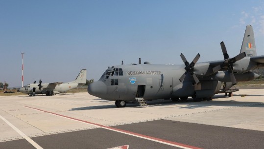 Situata nga zjarret në vend/ Mbërrijnë në Shqipëri dy avionë rumunë për ndërhyrje në vatrat më kritike! Vendosen në bazën e Kuçovës