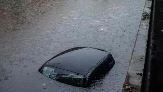 VIDEO/ Moti i keq godet veriun e Italisë, një person i humbur në Torino, përmbyten dhe Milano e Veneto