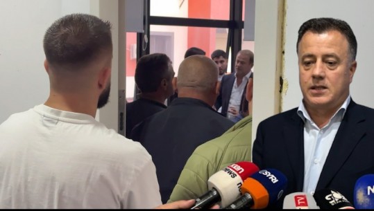 'Berisha na premtoi primare! Kanë mbaru rrenat!' Demokratët e Lezhës 'kryqëzojnë' Nokën: Nëse vjen Gjekmarkaj s'dalim në fushatë! Report Tv sjell debatin që Sekretari i Përgjithshëm i PD u përpoq ta fshihte